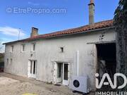 Photo 1 - Maison à SALLES-DE-VILLEFAGNAN