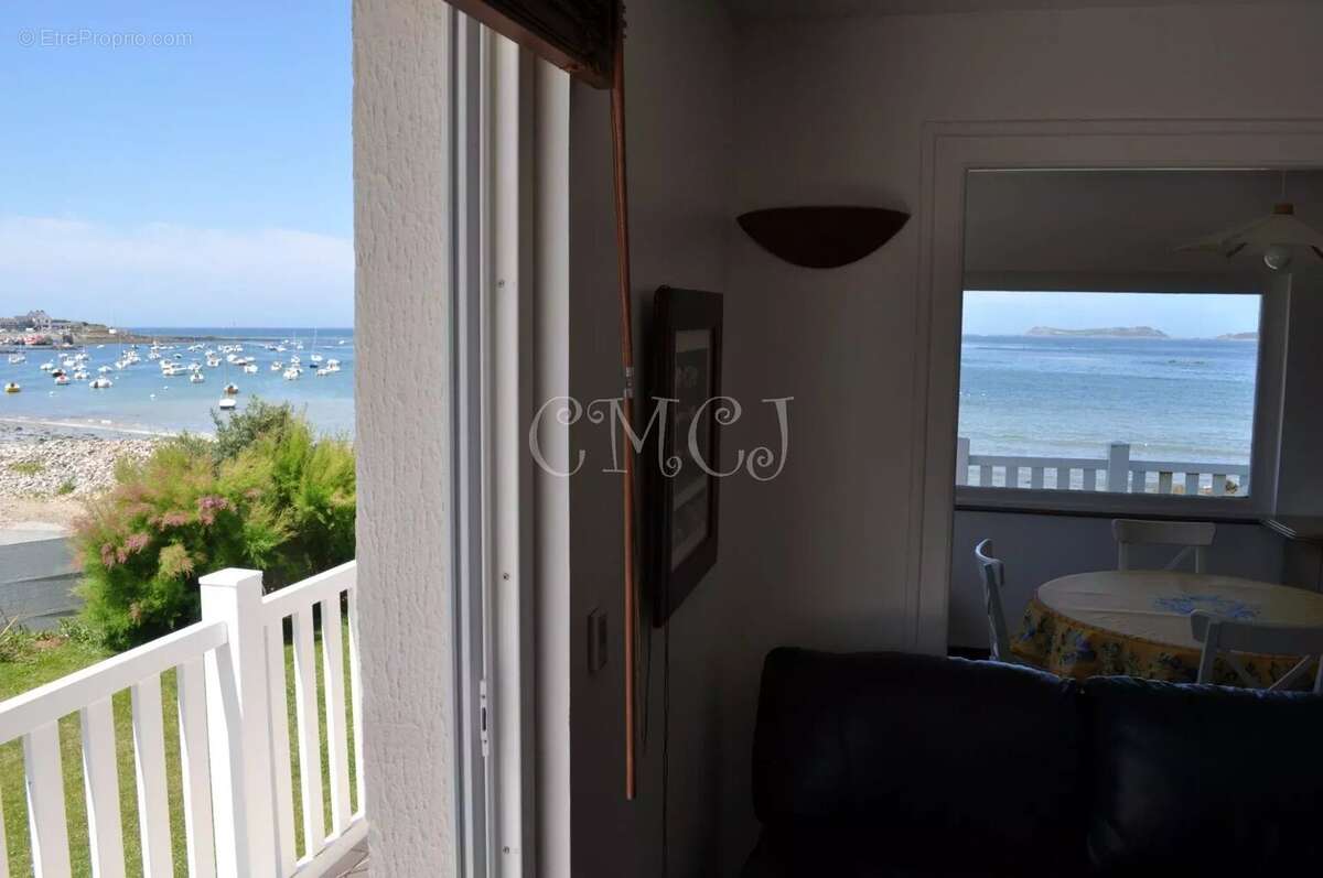 Maison à TREDREZ-LOCQUEMEAU