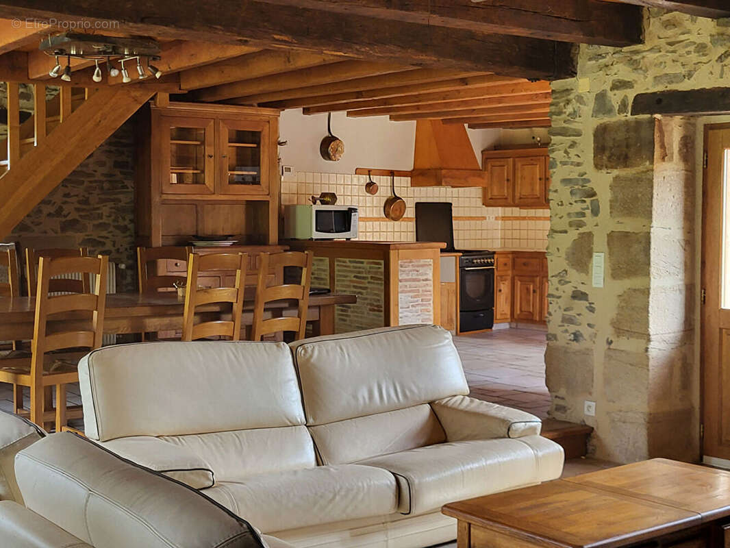 Maison à LACAPELLE-MARIVAL