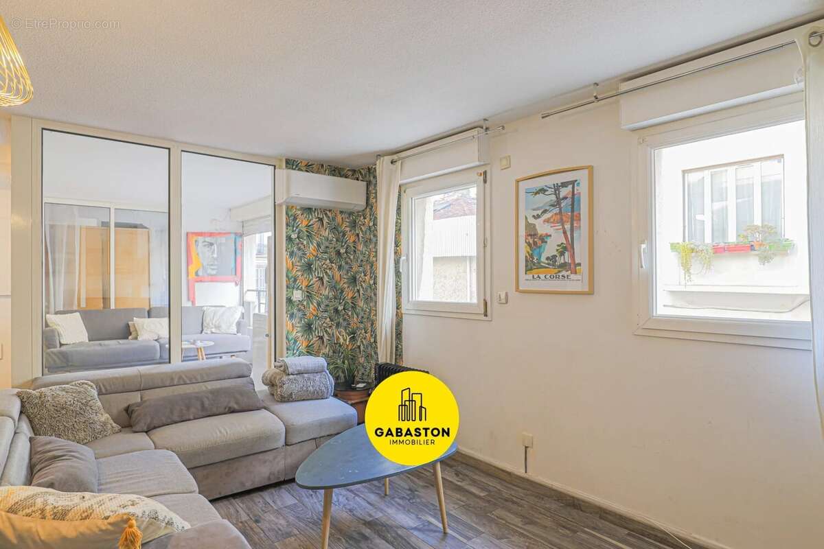 Appartement à MARSEILLE-6E