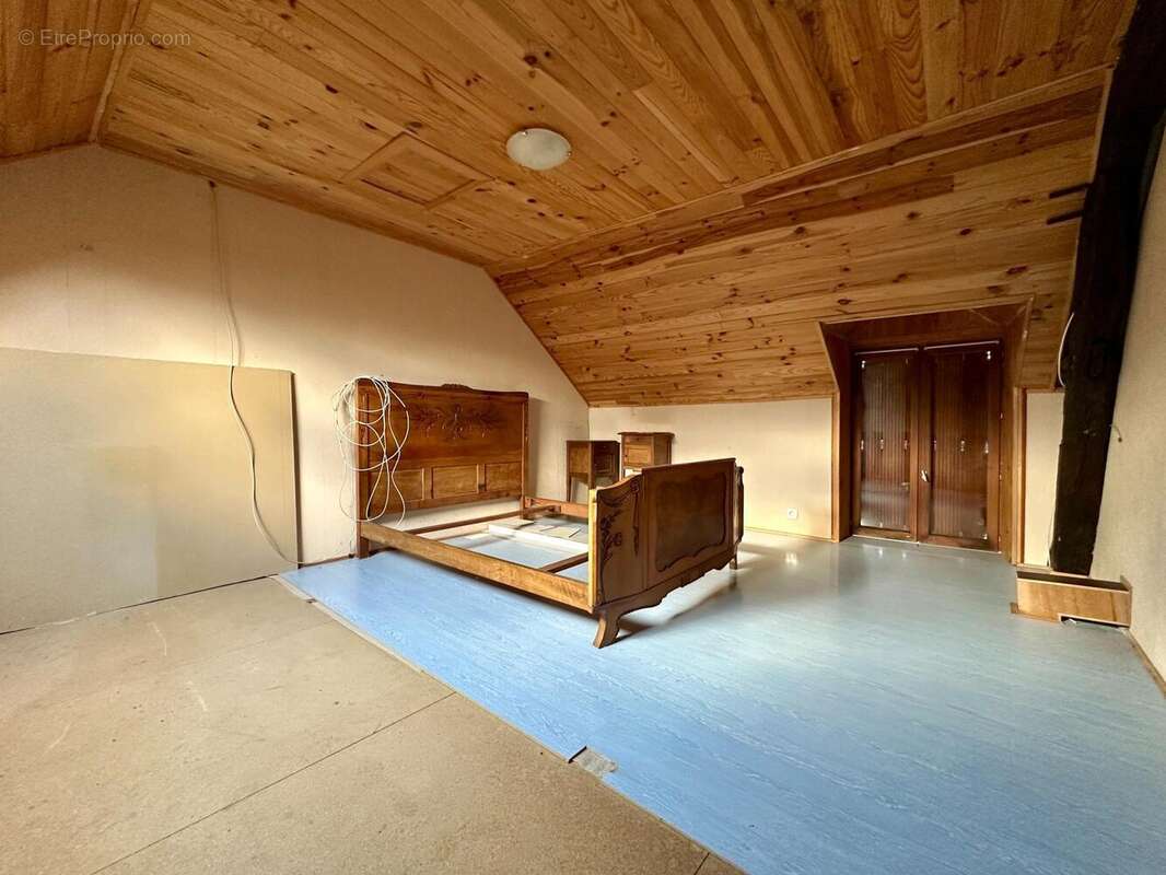 Maison 83 m² à La Chapelle-Hugon  - photo 8