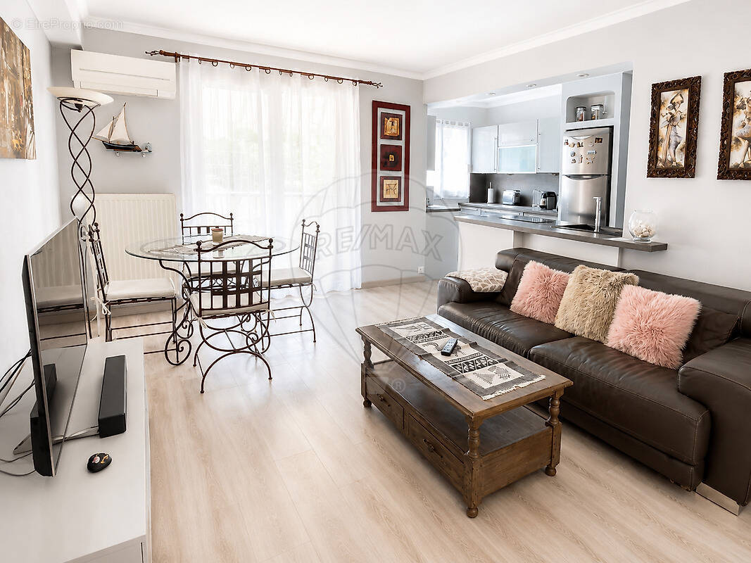 Appartement à SAINT-LAURENT-DU-VAR