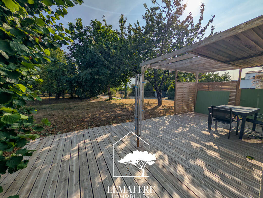 CORME-ROYAL (17600)   Pavillon individuel   106 m2   3 chambres   Garage   Terrain 471 m2 - photo 9