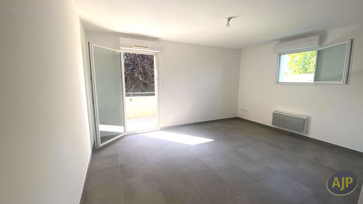 Appartement à AVRILLE