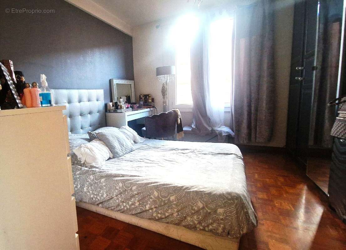 Appartement à MARSEILLE-2E