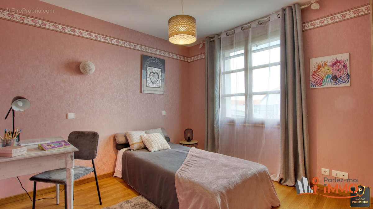 Maison 118 m² à La Tourette  - photo 7
