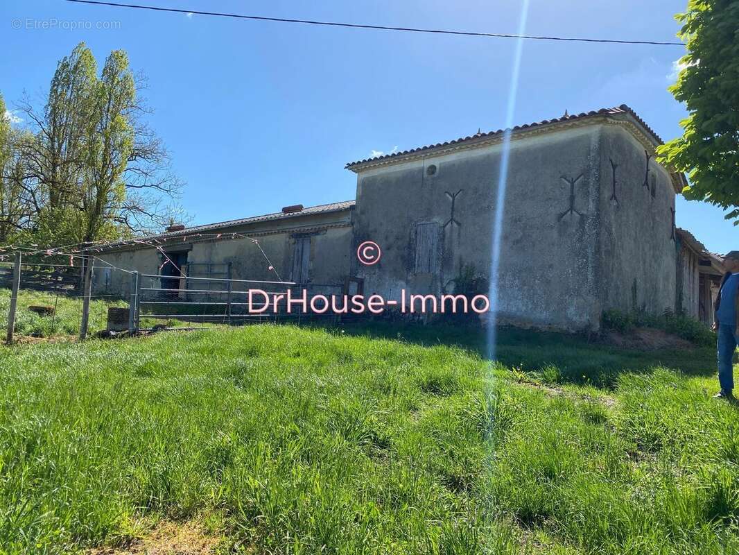 Maison à SAINT-VIVIEN-DE-MONSEGUR