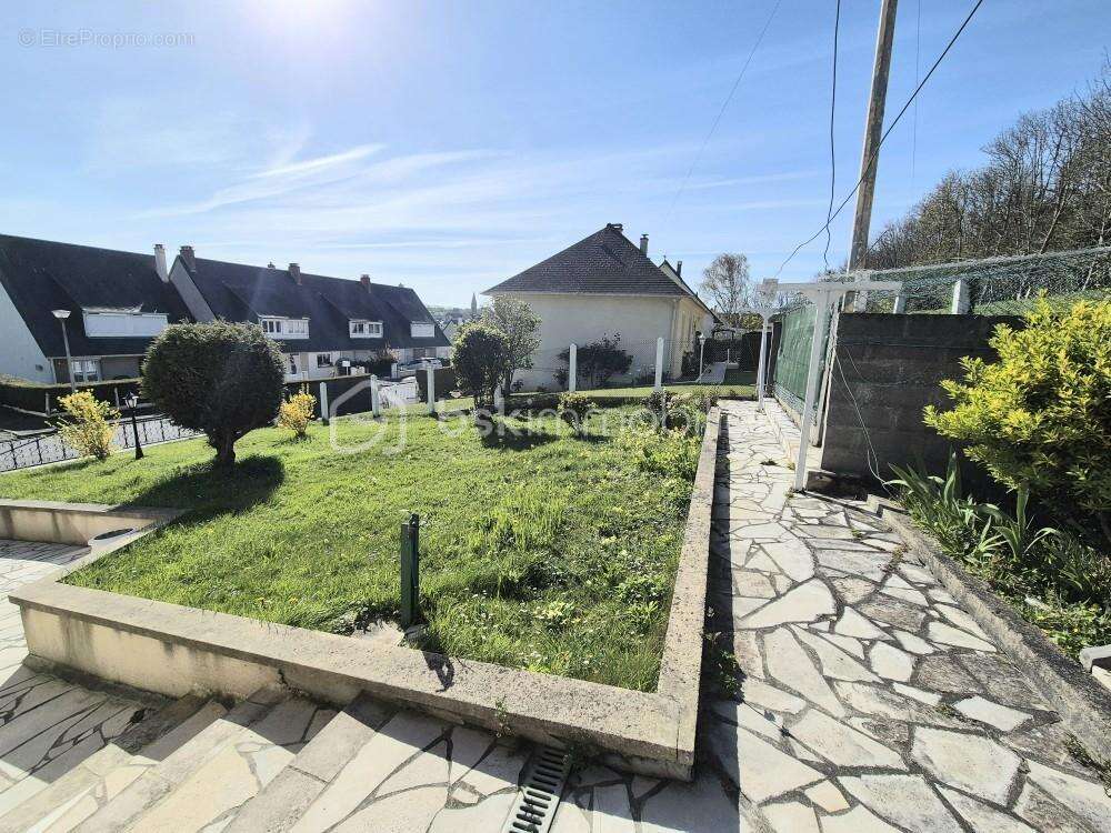 Maison à PORT-EN-BESSIN-HUPPAIN