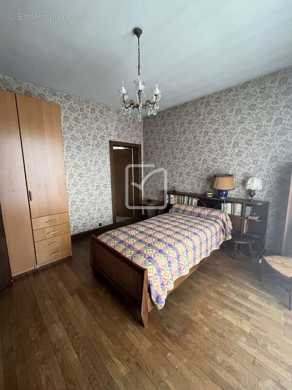 Maison à OBJAT