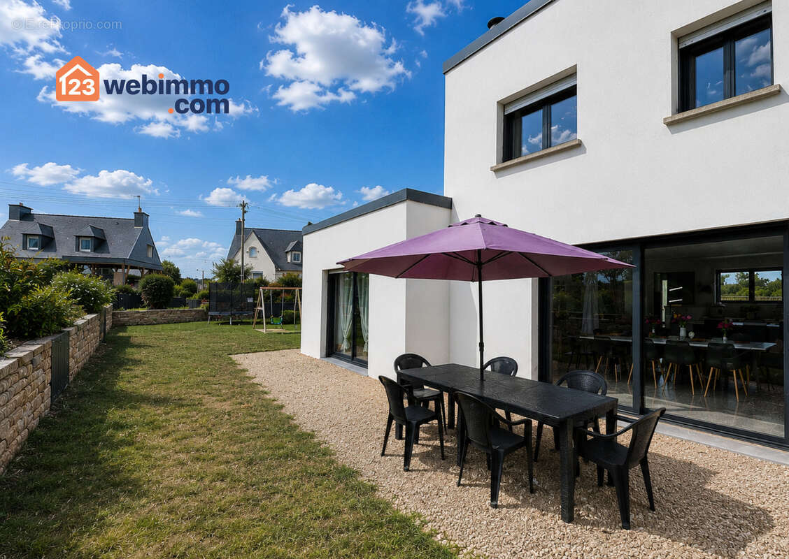 Maison à TREDREZ-LOCQUEMEAU