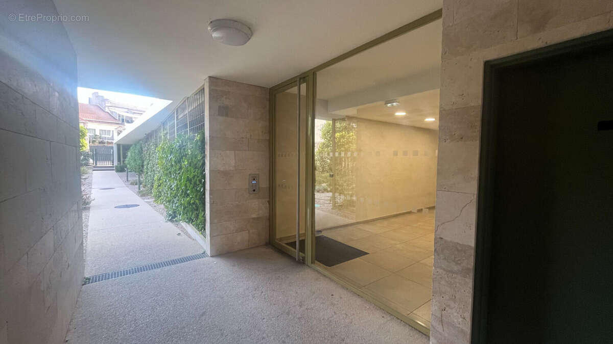 Appartement 3 pièces à vendre à Trets avec vue sur Sainte Victoire - photo 15