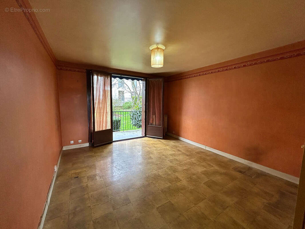 Appartement à L'HAY-LES-ROSES