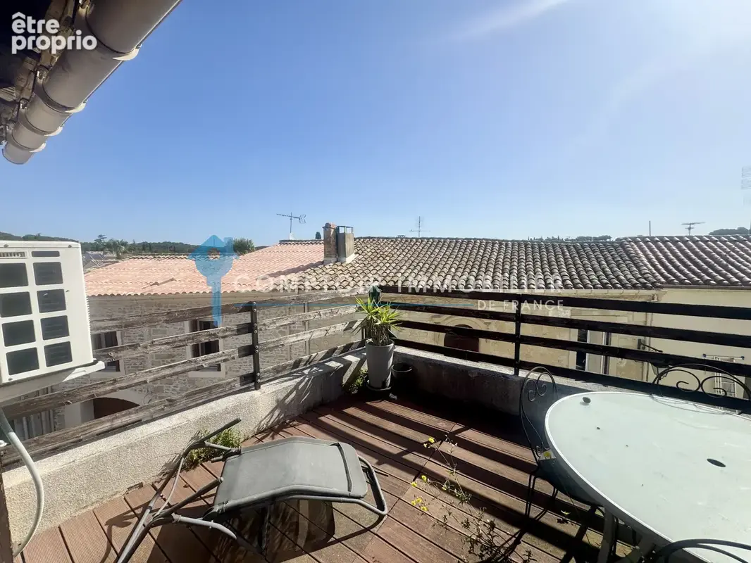 En exclusivité Vergèze Maison de village d'environ 120 m2 hab 3 chambres et toit terrasse - photo 4