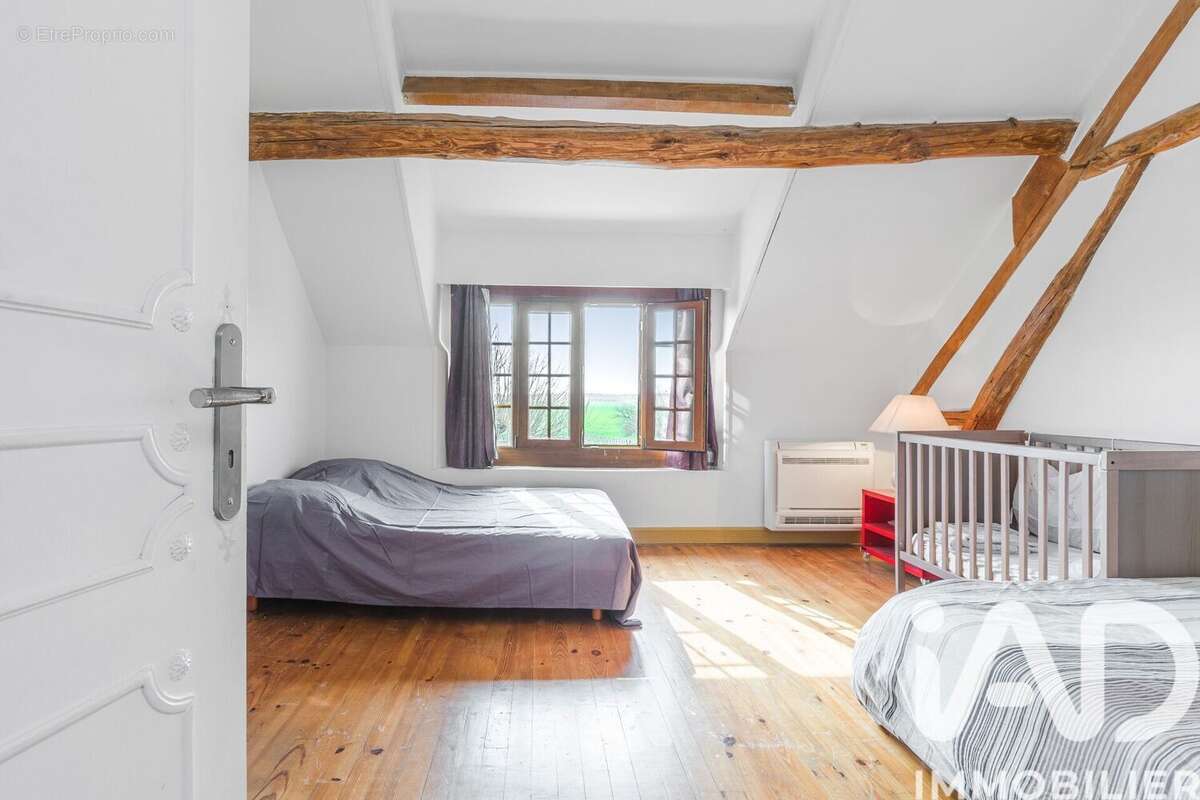 Maison 275 m² à Villebeon  - photo 8