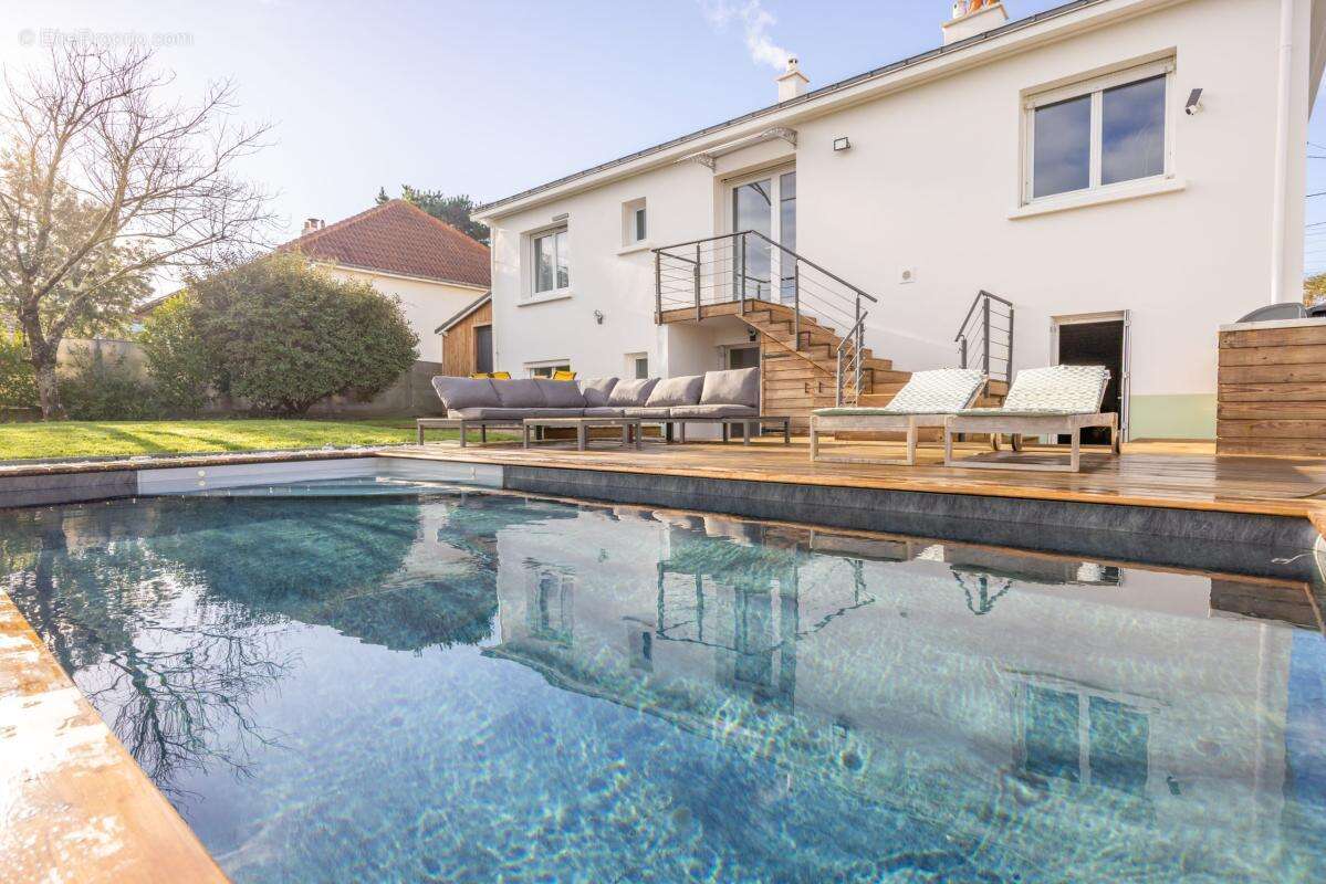 Maison à BOUGUENAIS