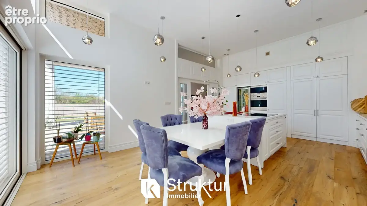 Maison 290 m² à Roussy-Le-Village  - photo 9