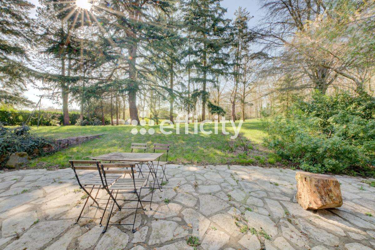 Maison 420 m² à La Boissiere-Ecole  - photo 13