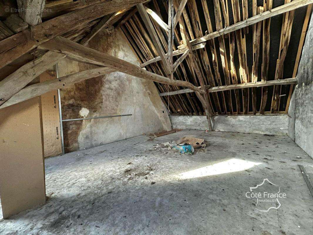 Appartement à BRIENON-SUR-ARMANCON