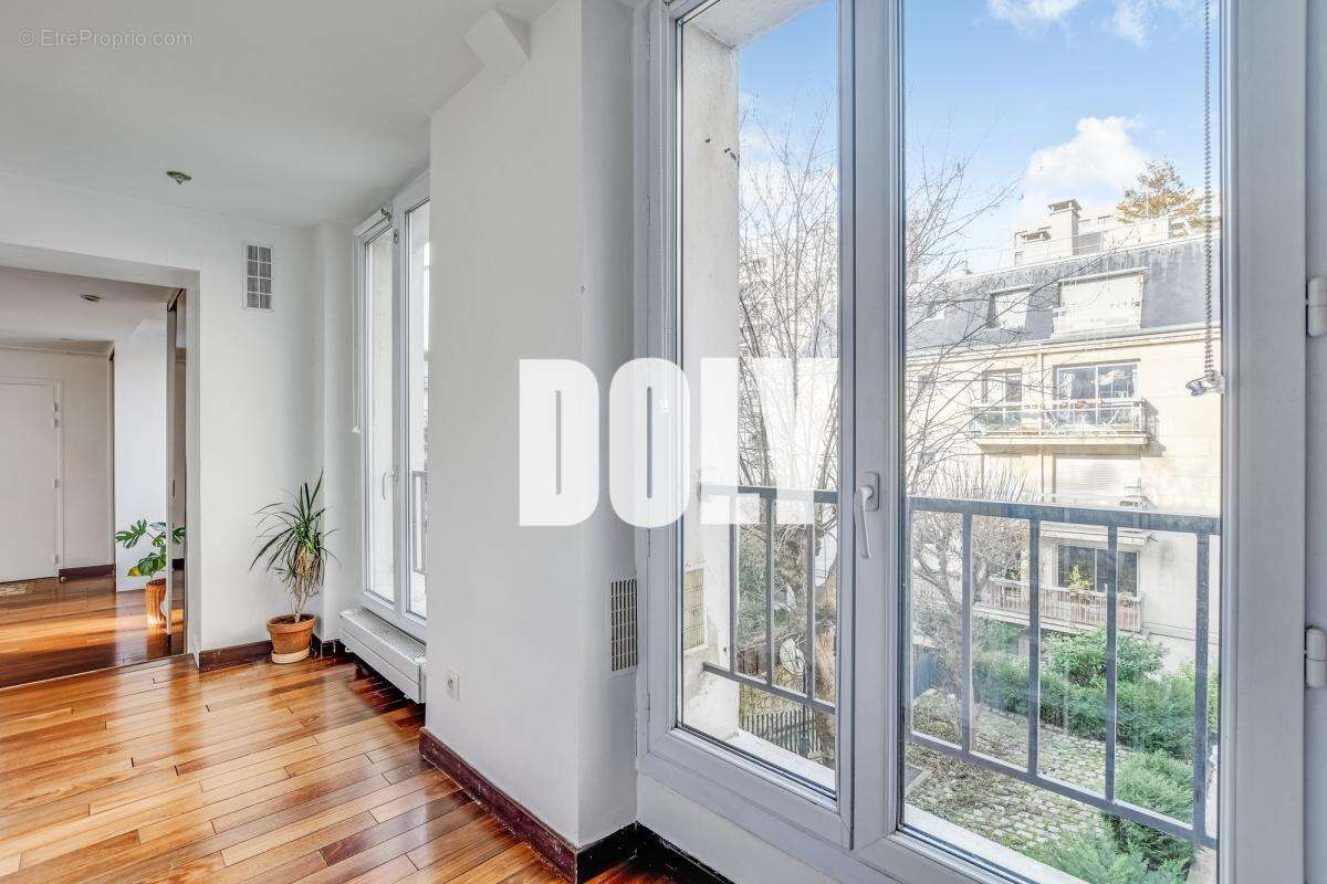 Appartement à PARIS-12E