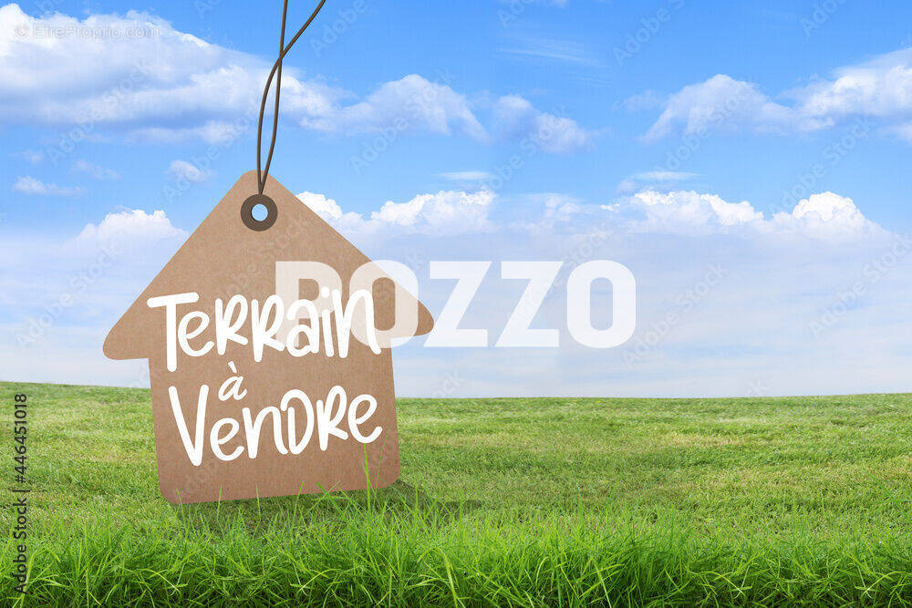 Terrain à DONVILLE-LES-BAINS