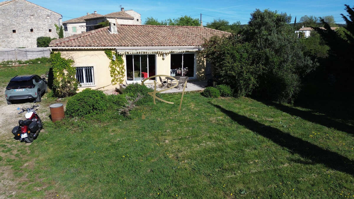Maison à BARJAC