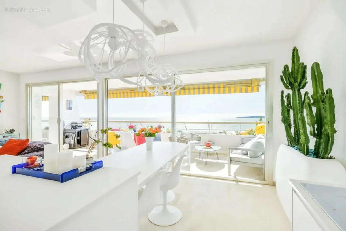 Appartement à VILLENEUVE-LOUBET