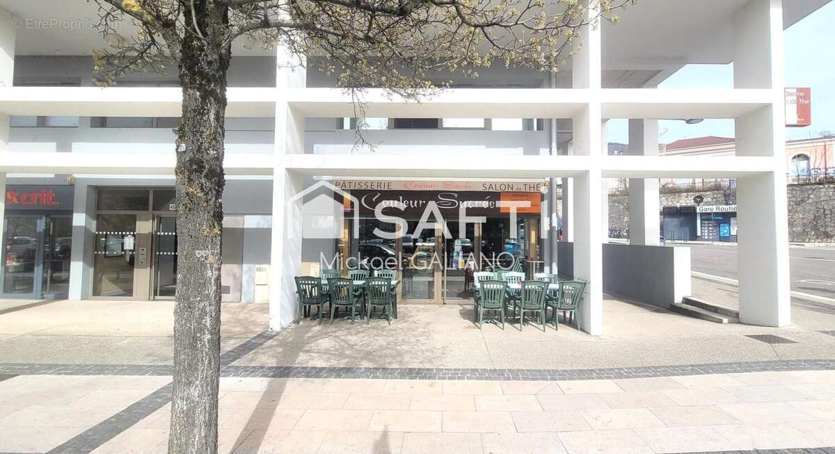 Photo 3 - Commerce à VOIRON
