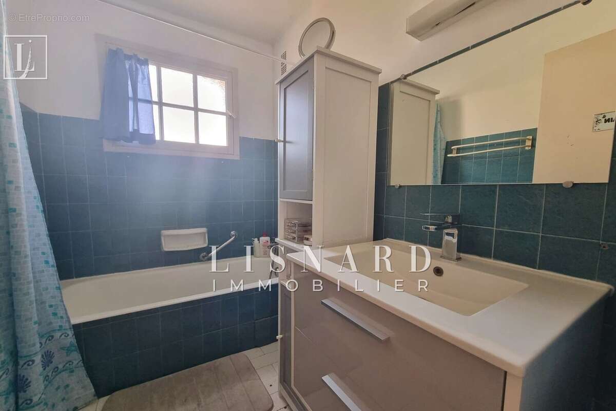 Appartement à VALLAURIS