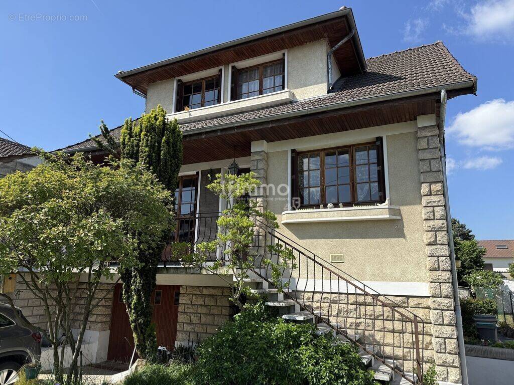 Maison à TREMBLAY-EN-FRANCE
