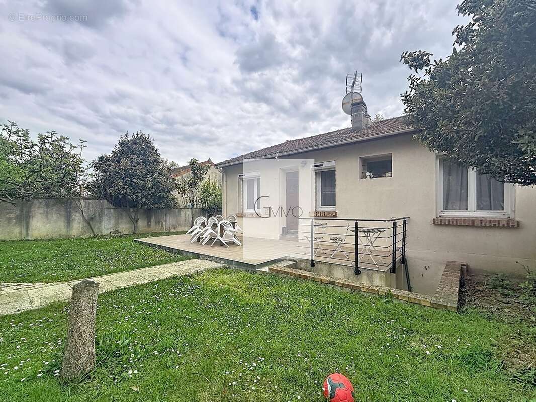 Maison à L'HAY-LES-ROSES