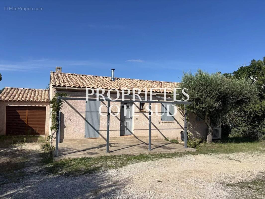 Maison à SAINT-LAURENT-DES-ARBRES