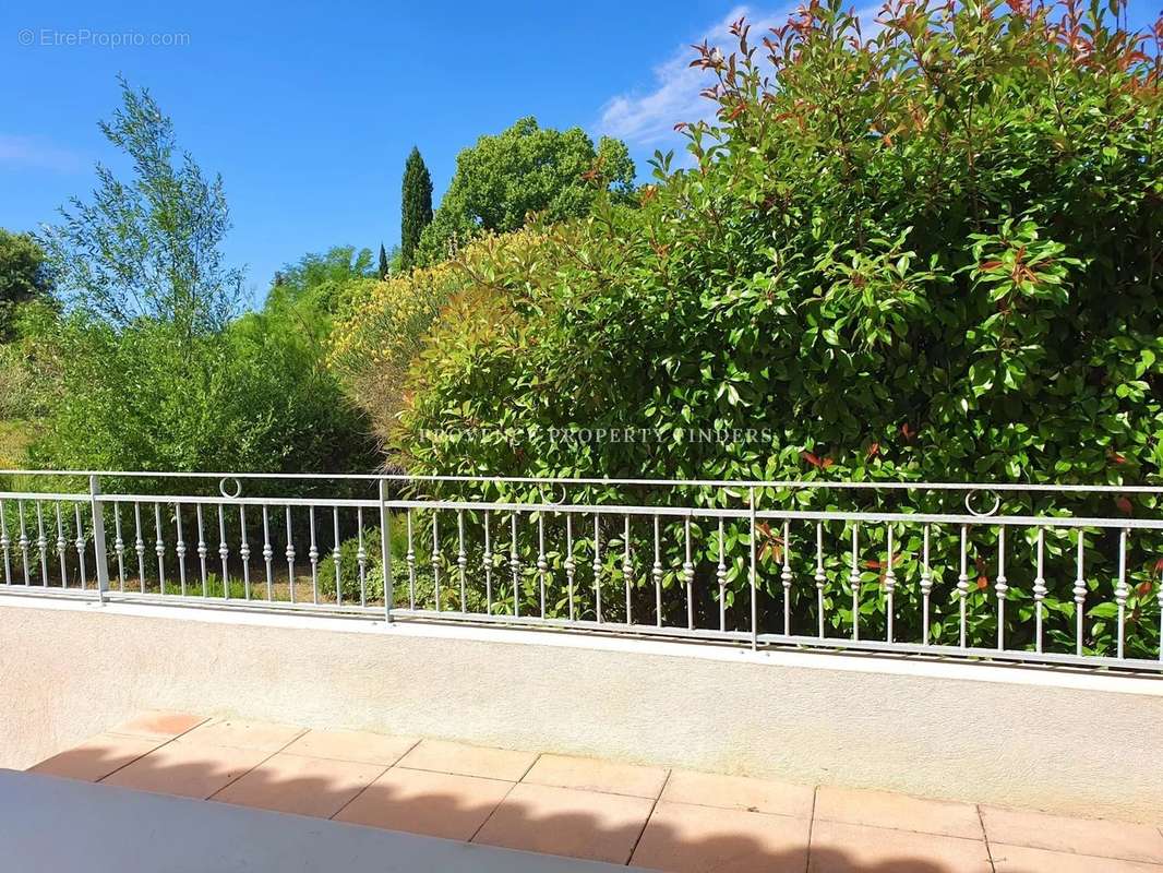 Appartement à LORGUES