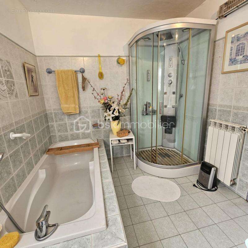 Maison à FLASSANS-SUR-ISSOLE