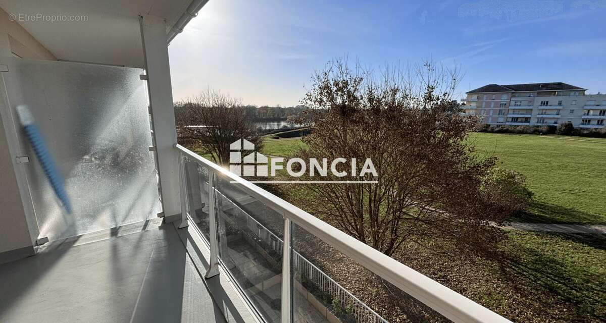 Appartement à SAINT-JEAN-DE-BRAYE