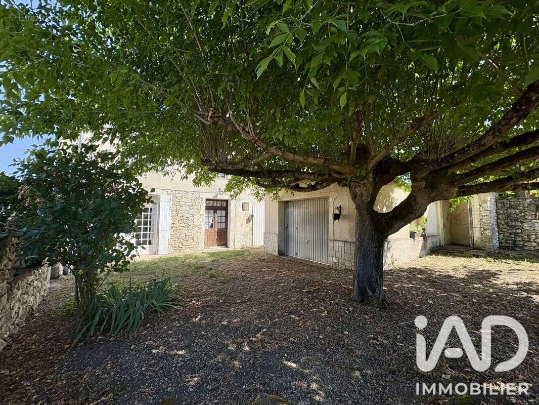Maison 118 m² à Saint-Andre-Et-Appelles  - photo 2