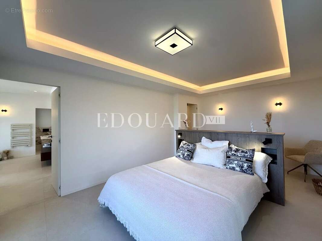 Superbe villa contemporaine avec piscine, une oasis de lumière au cœur de Roquebrune Cap Martin - photo 22