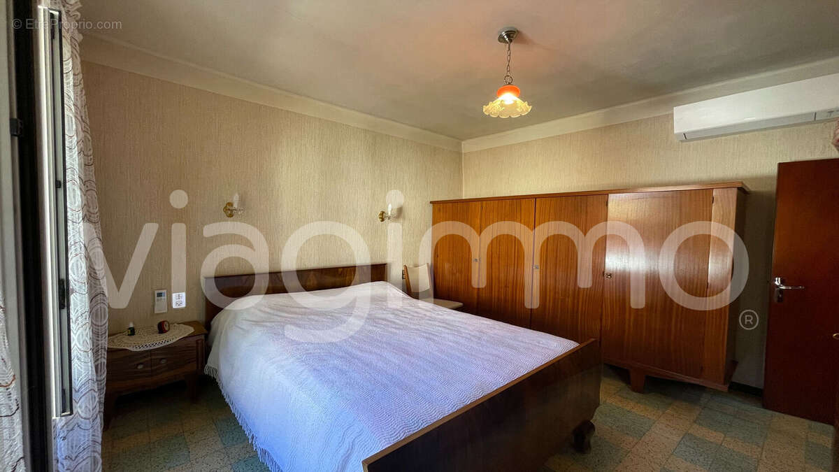 Appartement à MARSEILLE-5E