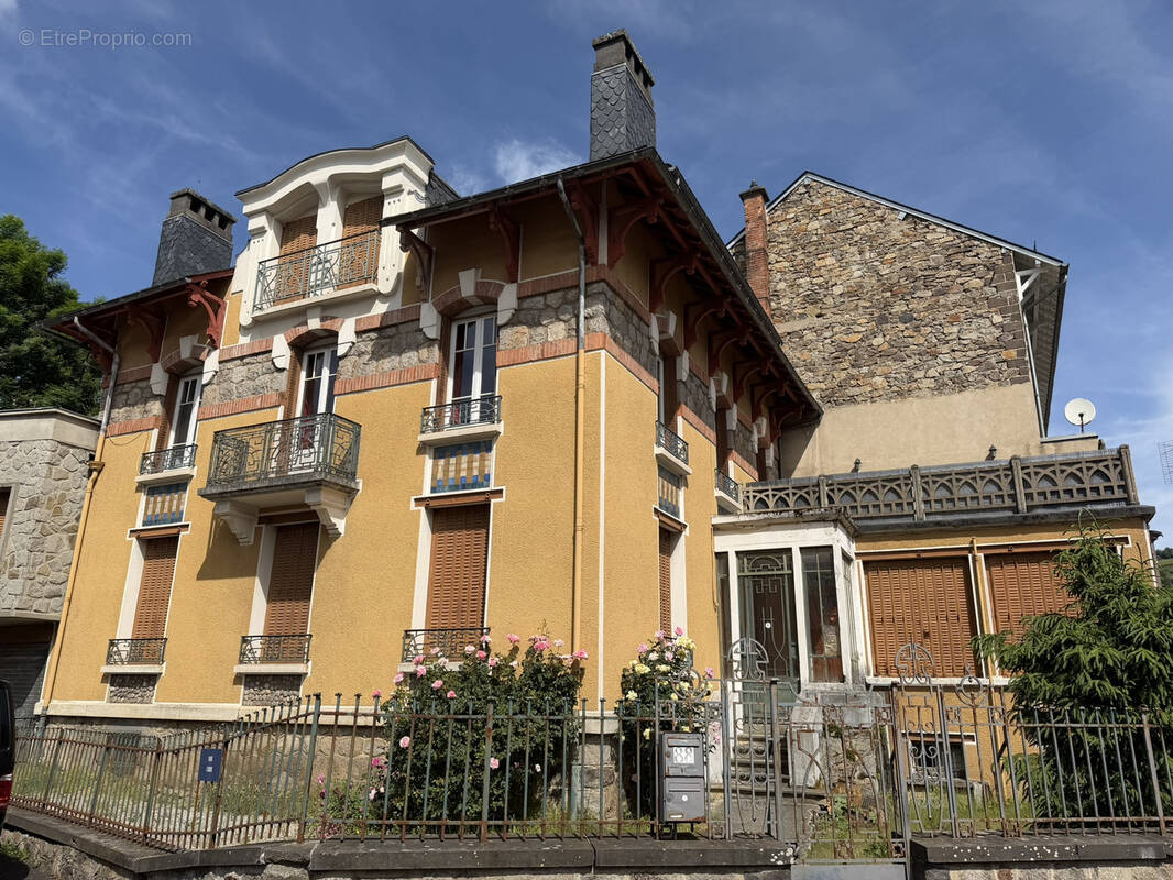 Appartement à LA BOURBOULE