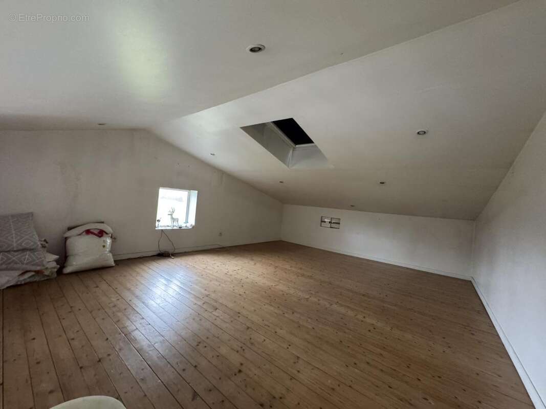 Maison 59 m² à Beaufour-Druval  - photo 6