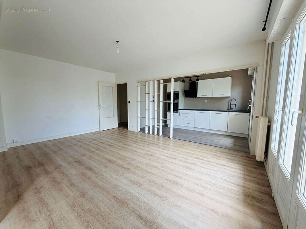 Superbe appartement 4 pièces lumineux à Reims avec balcon et parking - photo 5