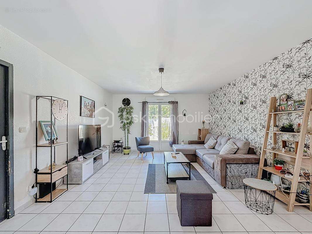 *** charmante maison t5 de plain-pied de 112m2 avec garage - lunel-viel *** - photo 4