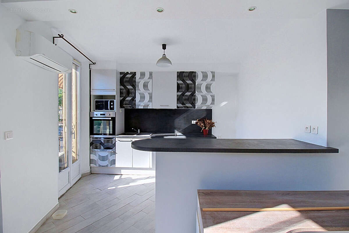A VENDRE en exclusivité à DRAGUIGNAN Charmant appartement 3 pièces - Rare sur le marché ! - photo 4