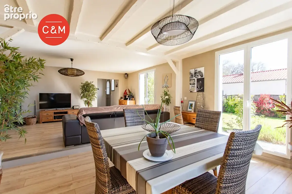 BOUGUENAIS - Maison 7 pièces 193 m² - photo 3