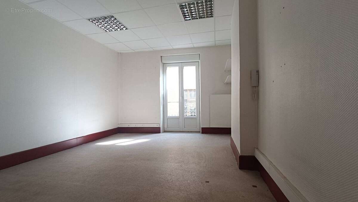 Bel immeuble de rapport - centre ville - fort potentiel locatif - photo 2