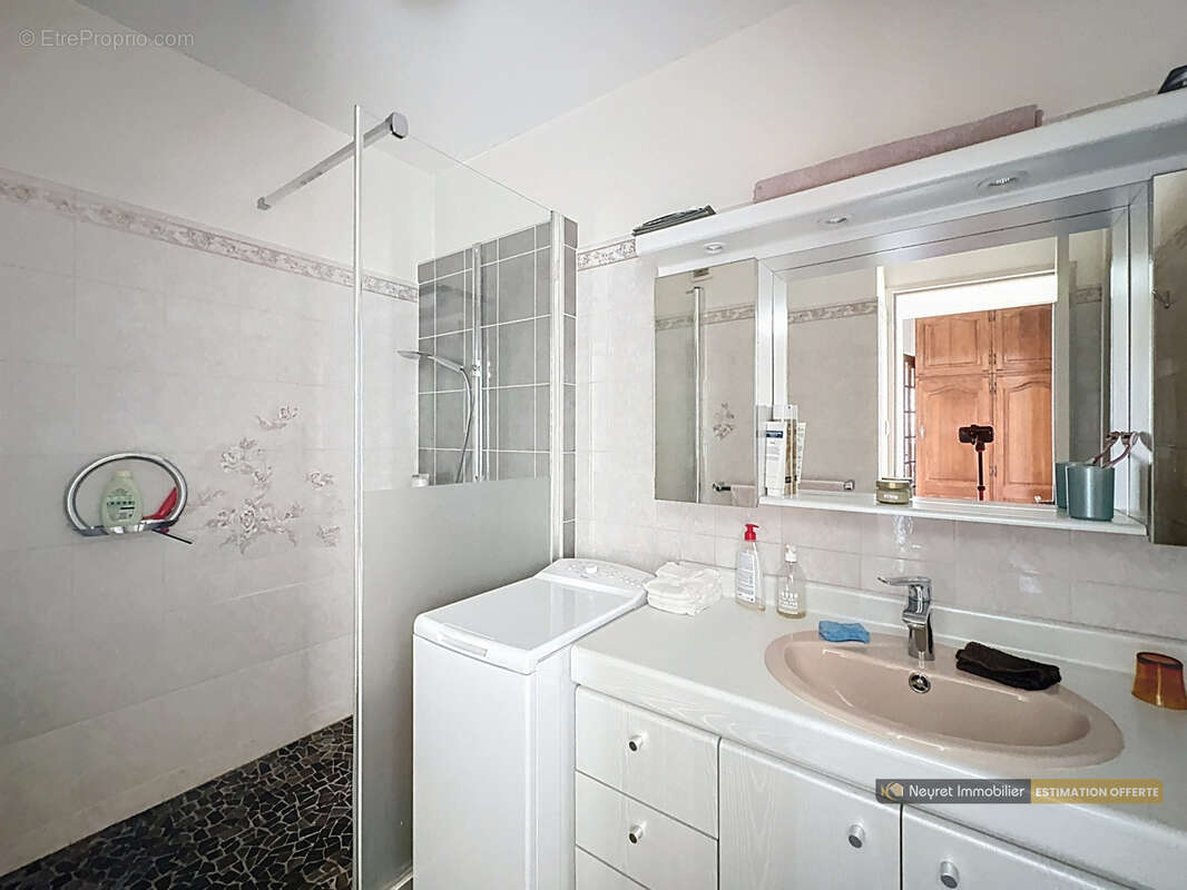 Appartement à SAINT-PRIEST