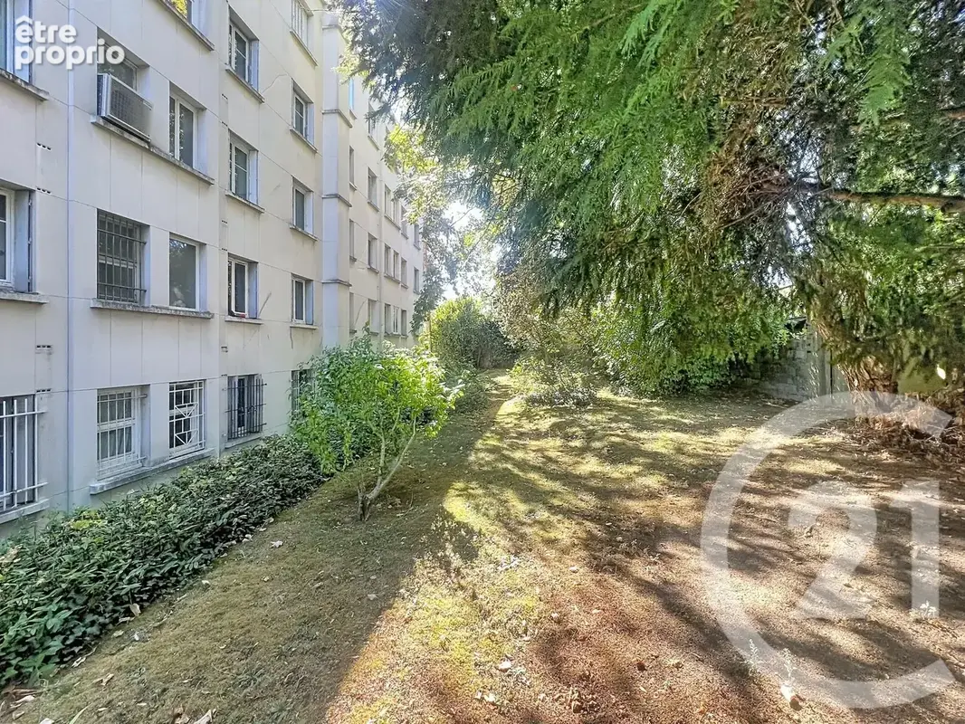 Appartement 2 pièces 55 m² à vendre à Saint-Cloud (92210) - photo 11