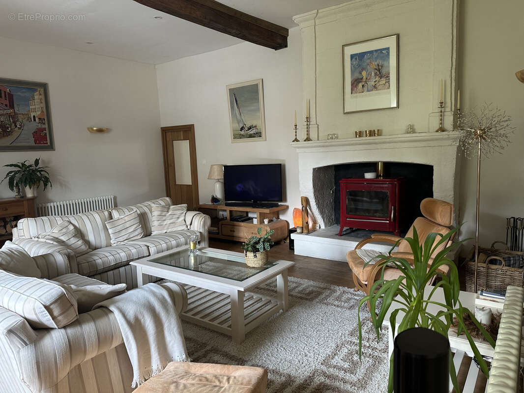 Maison à AUBETERRE-SUR-DRONNE