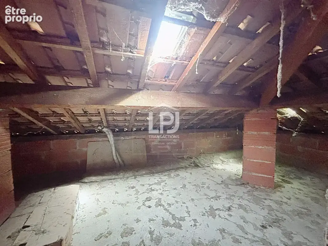Maison individuelle - 5 pièces - 151 m² sur une parcelle arborée de près de 2700 m² côté village - photo 15