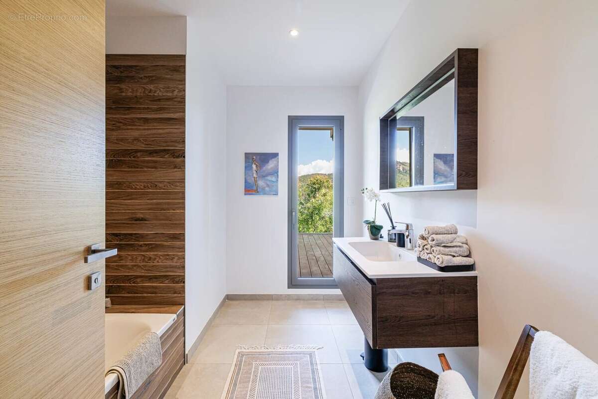 Maison à THEOULE-SUR-MER