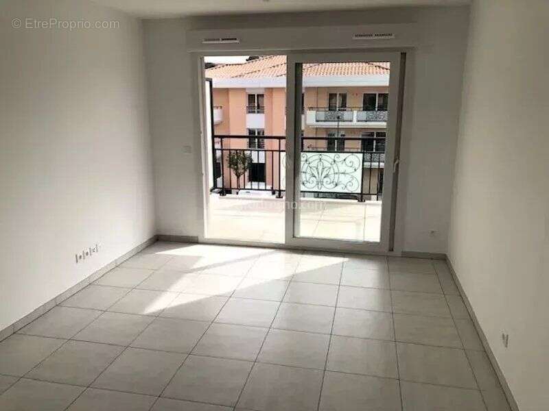 Appartement à VILLENEUVE-LOUBET